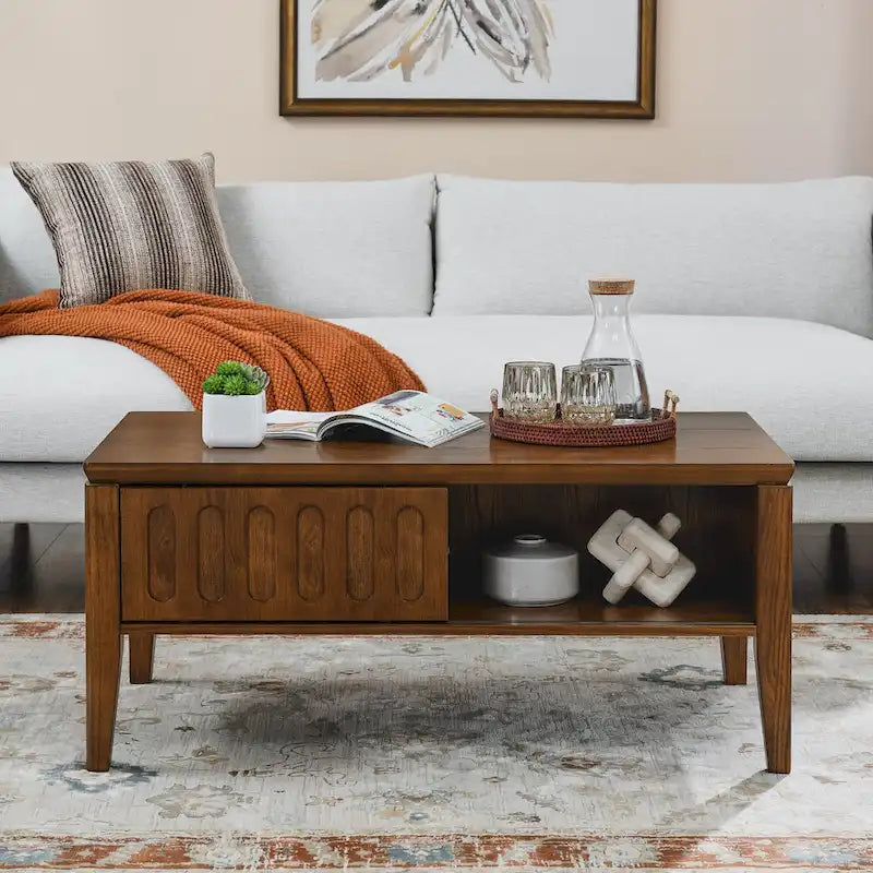 Table basse cannelée Mid-century moderne avec porte coulissante de rangement et pieds en bois massif, table basse en bois de style ferme vintage